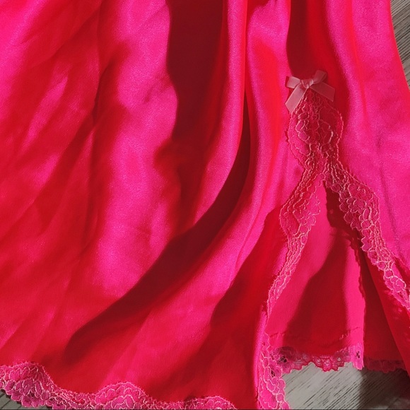 (SOLD) Hot pink vintage victoria secret gown - Picture 4 of 4